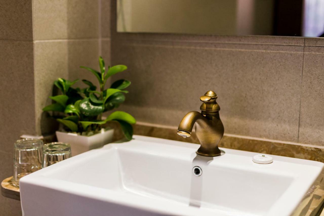 Sunflower Cbq Hotel Ho Chi Minh City Exterior photo